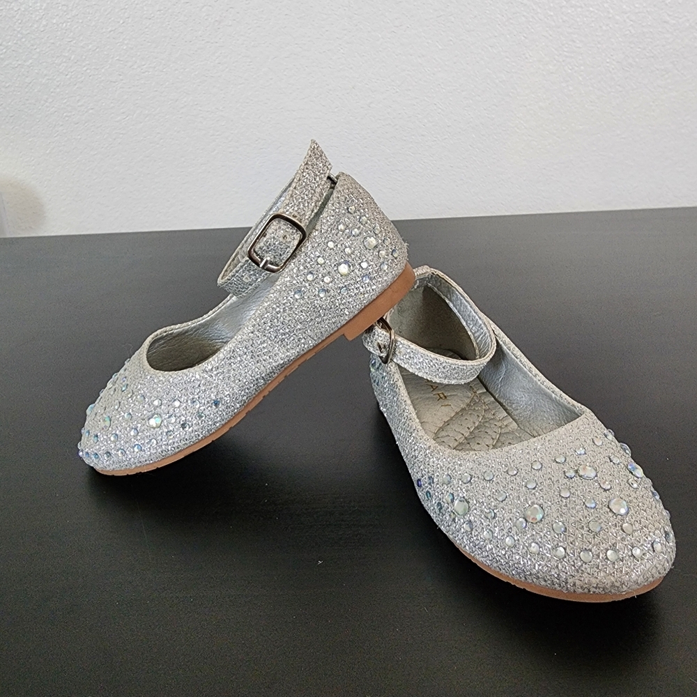 Tahari Girls' Silver Sparkle Mary Jane Shoes with Rhinestones size 5